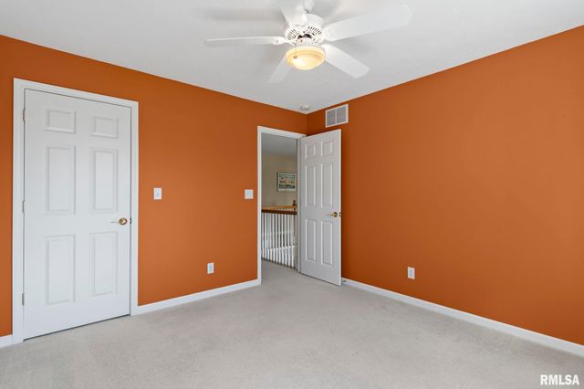 200 Winter Park Drive, Chatham, IL 62629