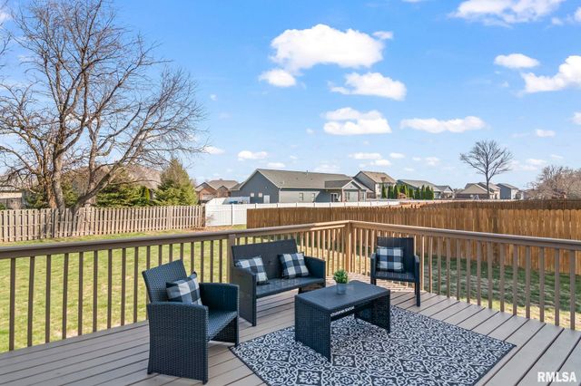 200 Winter Park Drive, Chatham, IL 62629