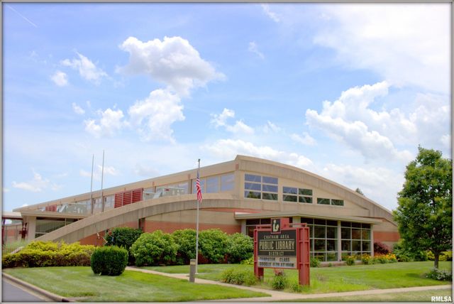 200 Winter Park Drive, Chatham, IL 62629