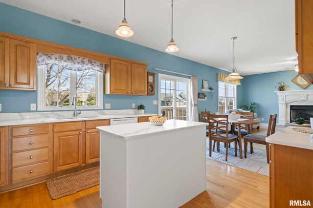 200 Winter Park Drive, Chatham, IL 62629