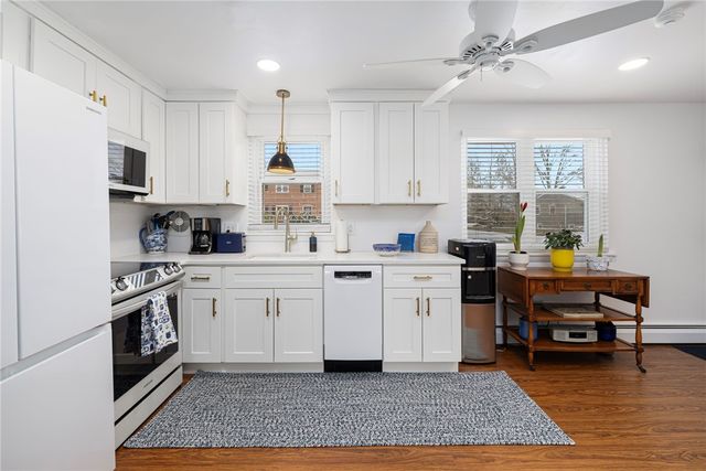 70 Carroll Avenue 1009, Newport, RI 02840