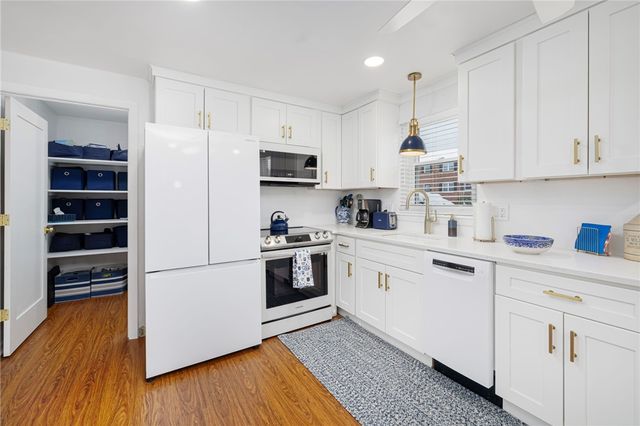 70 Carroll Avenue 1009, Newport, RI 02840