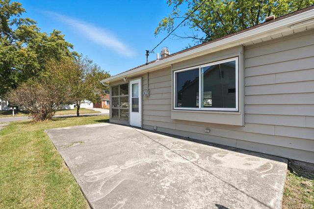 1186 Braeburn Drive, New Haven, IN 46774