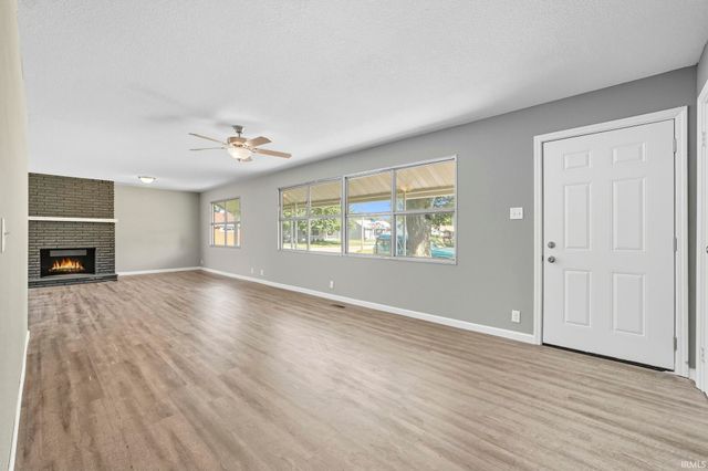 1186 Braeburn Drive, New Haven, IN 46774