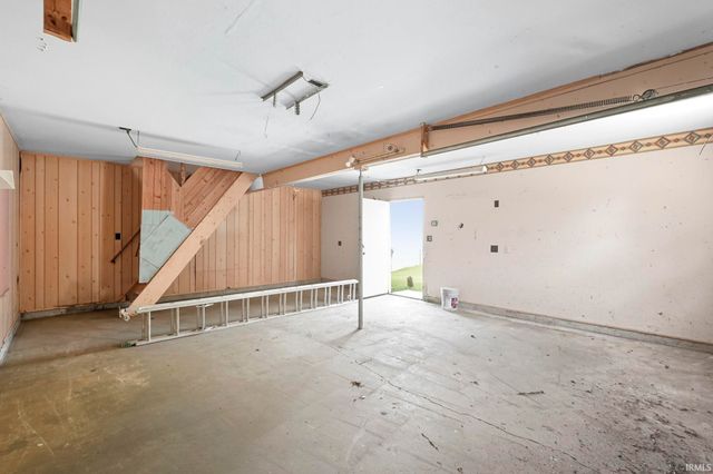 1186 Braeburn Drive, New Haven, IN 46774