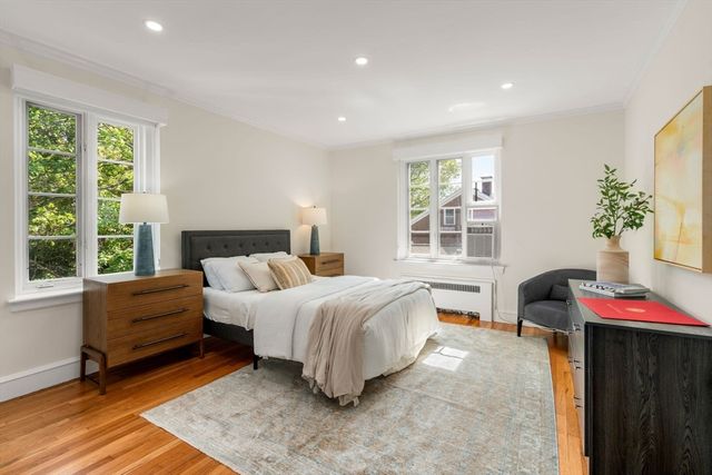 15 Monmouth Court 5, Brookline, MA 02446
