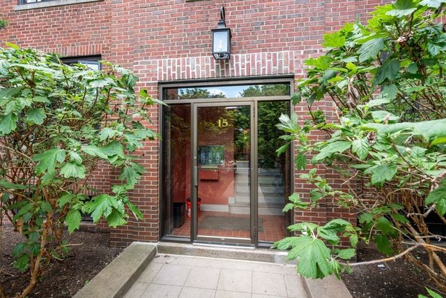 15 Monmouth Court 5, Brookline, MA 02446
