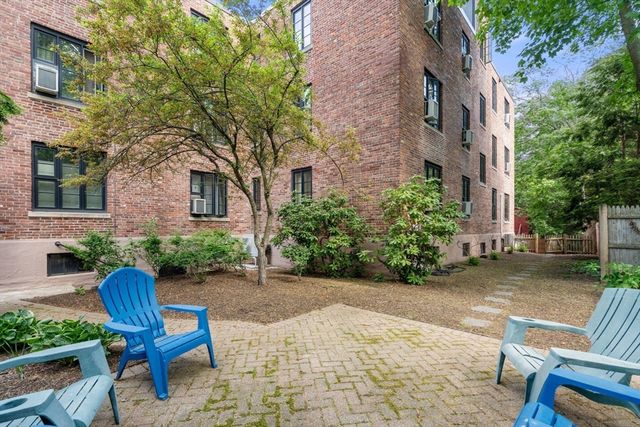 15 Monmouth Court 5, Brookline, MA 02446