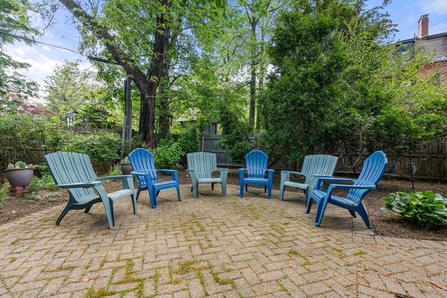 15 Monmouth Court 5, Brookline, MA 02446