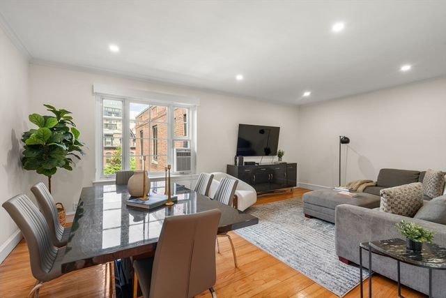 15 Monmouth Court 5, Brookline, MA 02446