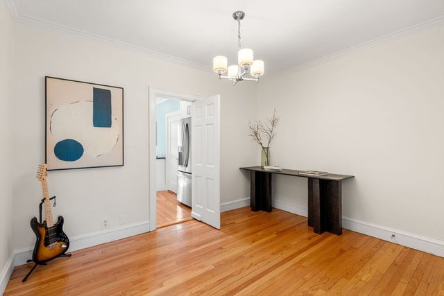 15 Monmouth Court 5, Brookline, MA 02446