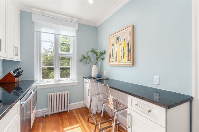 15 Monmouth Court 5, Brookline, MA 02446