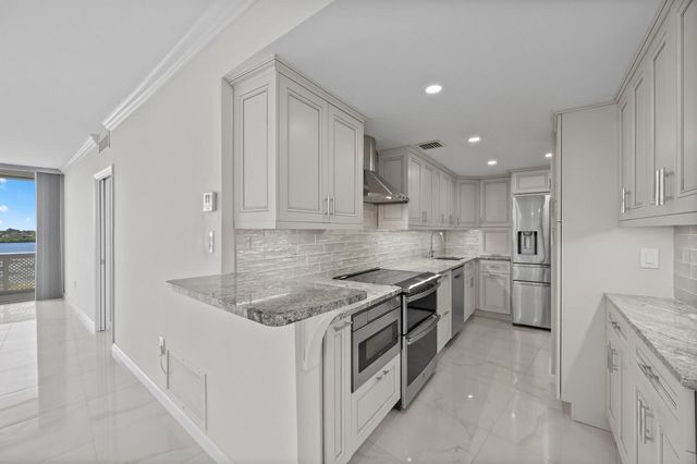 2760 S Ocean Boulevard 517, Palm Beach, FL 33480