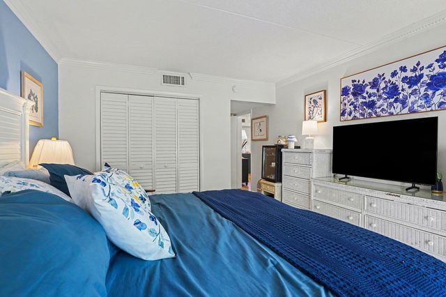311 71st Ave N Apt 1C, Myrtle Beach, SC 29572