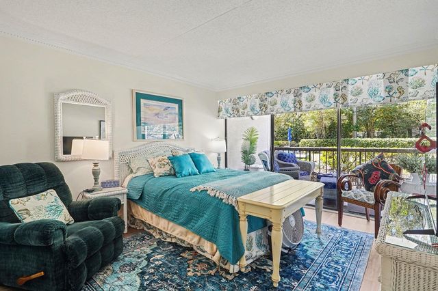 311 71st Ave N Apt 1C, Myrtle Beach, SC 29572