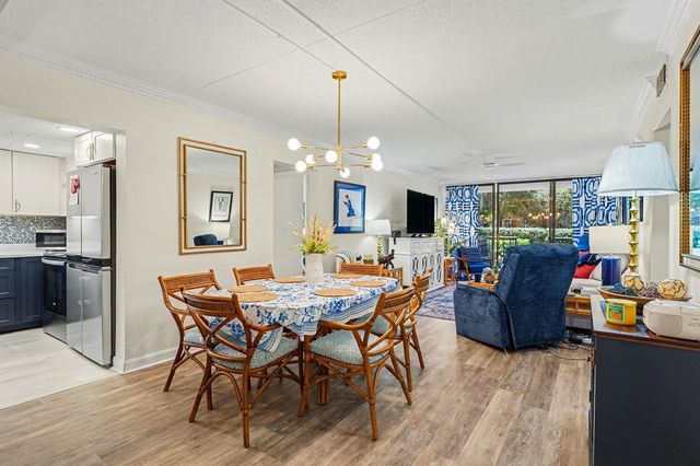 311 71st Ave N Apt 1C, Myrtle Beach, SC 29572