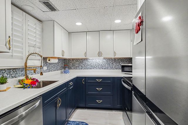 311 71st Ave N Apt 1C, Myrtle Beach, SC 29572