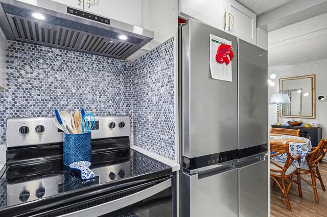 311 71st Ave N Apt 1C, Myrtle Beach, SC 29572