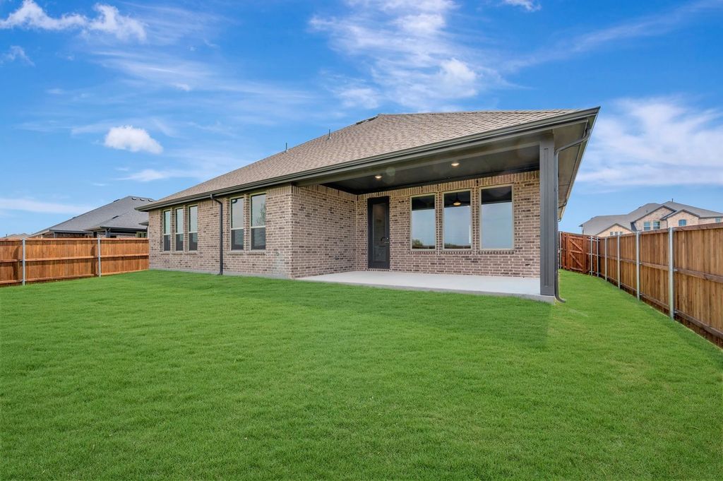 344 Kathryn Drive, Fort Worth, TX 76052 — photo 2