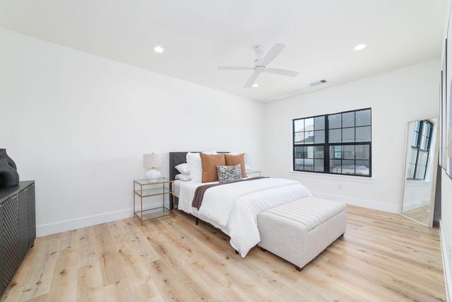 11925 N Hoa Sen Circle, Houston, TX 77072
