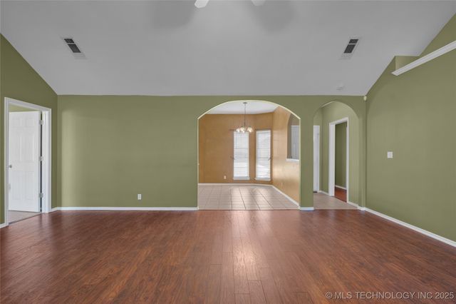 11824 N 107th East Place, Collinsville, OK 74021