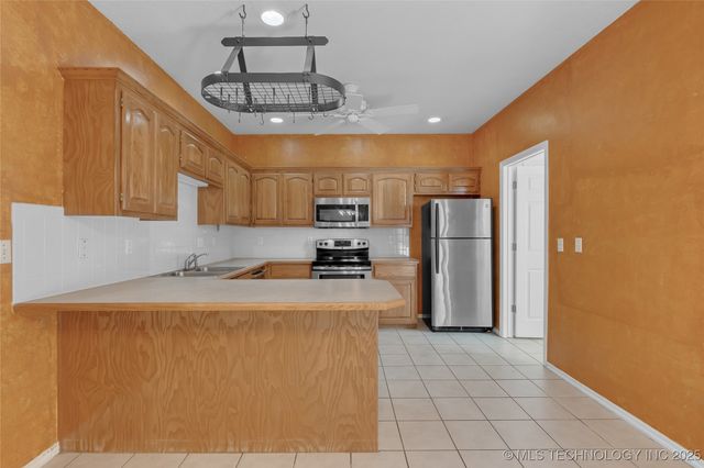 11824 N 107th East Place, Collinsville, OK 74021