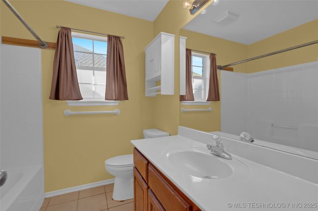 11824 N 107th East Place, Collinsville, OK 74021