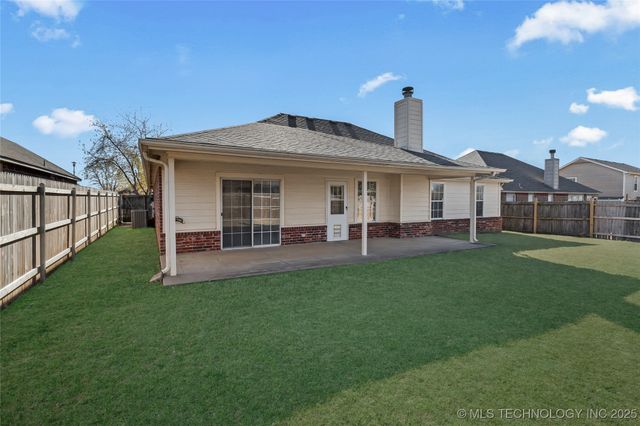11824 N 107th East Place, Collinsville, OK 74021