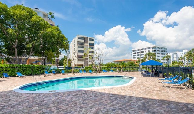 1001 91 511, Bay Harbor Islands, FL 33154