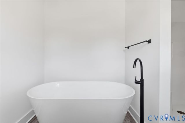 5245 Courtland Rd, Disputanta, VA 23842