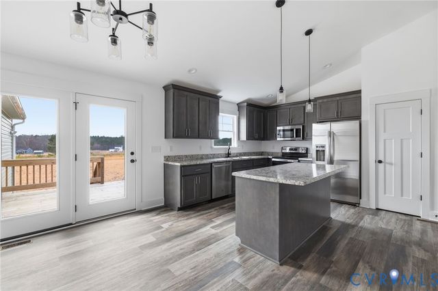 5245 Courtland Rd, Disputanta, VA 23842