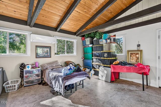 1277 N 5th Avenue, Gold Hill, OR 97525