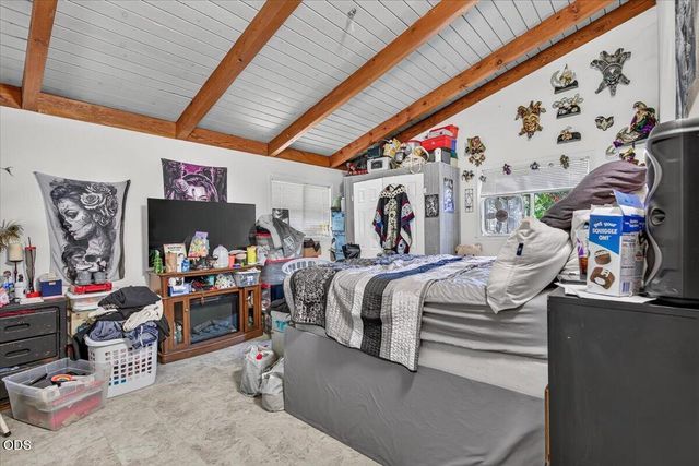 1277 N 5th Avenue, Gold Hill, OR 97525