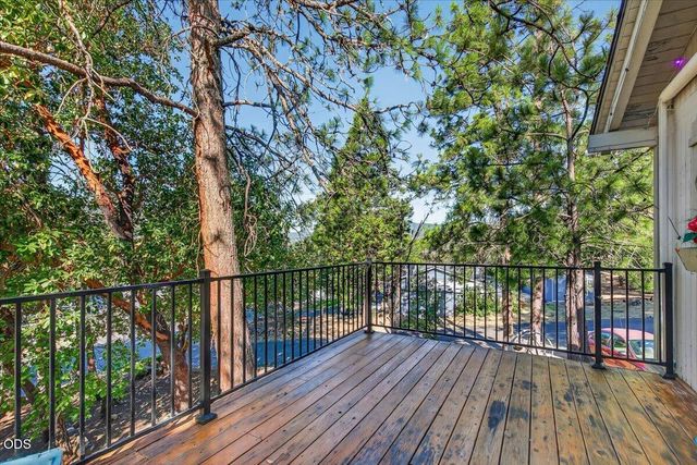 1277 N 5th Avenue, Gold Hill, OR 97525