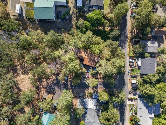 1277 N 5th Avenue, Gold Hill, OR 97525