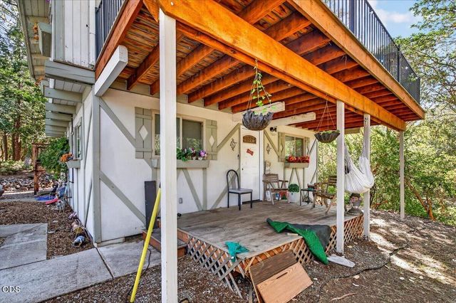 1277 N 5th Avenue, Gold Hill, OR 97525