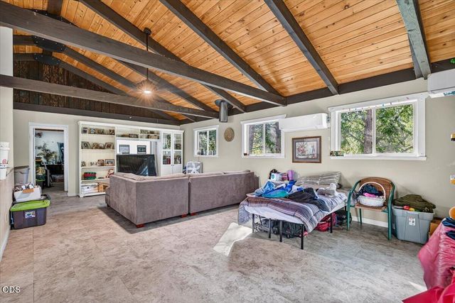 1277 N 5th Avenue, Gold Hill, OR 97525