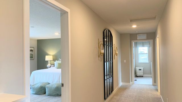 1692 Oak Creek Pass, Chaska, MN 55318