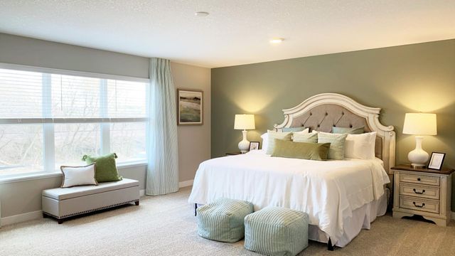 1692 Oak Creek Pass, Chaska, MN 55318