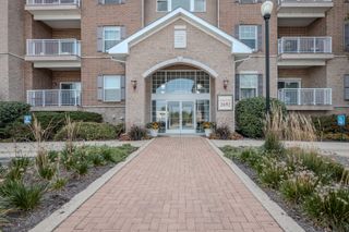 2692 Stone Circle 203, Geneva, IL 60134