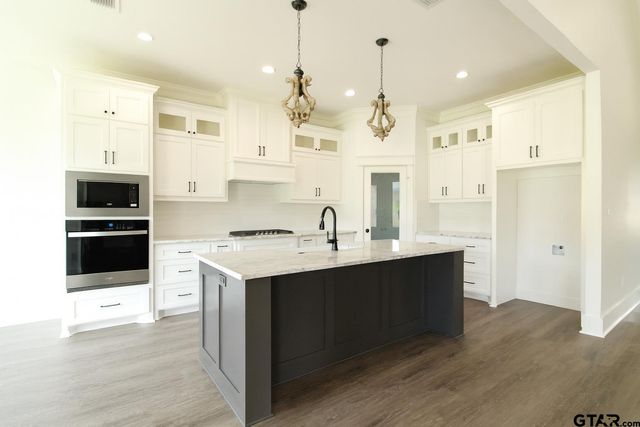 1066 Stagecoach Bend, Bullard, TX 75757