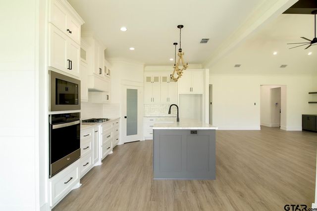 1066 Stagecoach Bend, Bullard, TX 75757