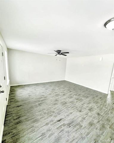 925 N Iowa Avenue, Brownsville, TX 78521