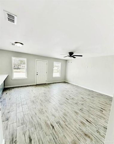 925 N Iowa Avenue, Brownsville, TX 78521