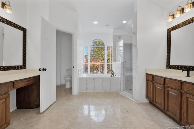 11418 Lago Vista, Helotes, TX 78023