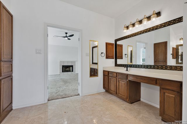 11418 Lago Vista, Helotes, TX 78023