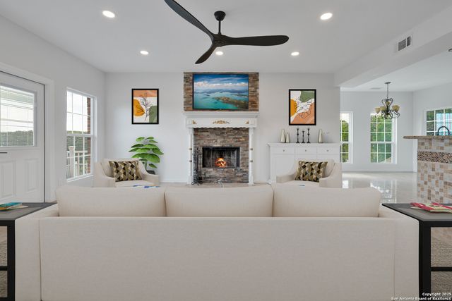 11418 Lago Vista, Helotes, TX 78023