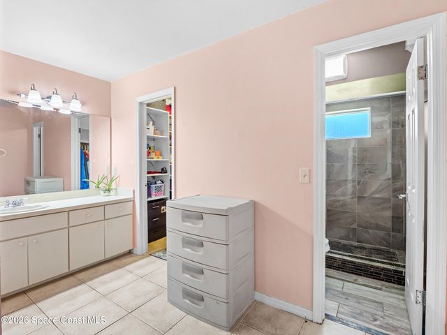 674 Antigua Street NE, Palm Bay, FL 32907