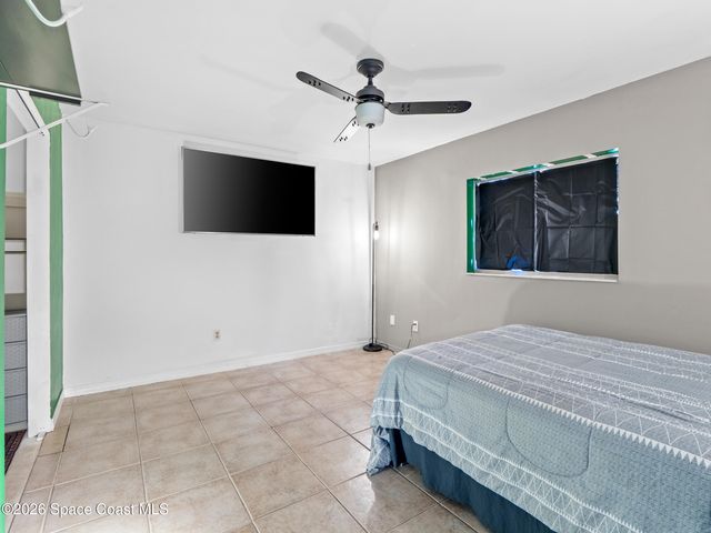 674 Antigua Street NE, Palm Bay, FL 32907