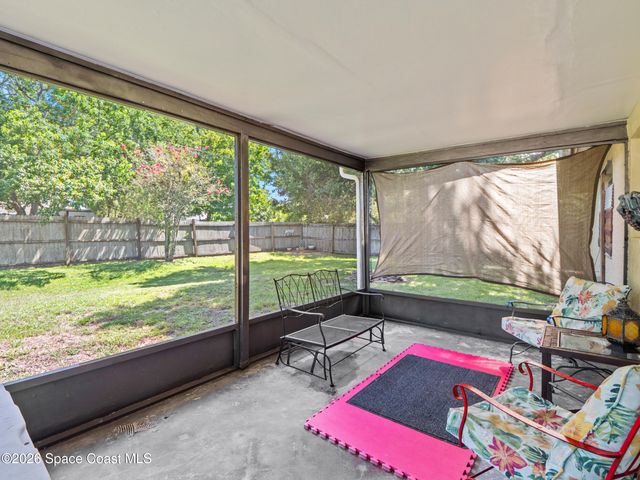 674 Antigua Street NE, Palm Bay, FL 32907